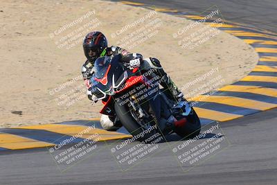 media/Dec-18-2022-SoCal Trackdays (Sun) [[8099a50955]]/Turns 9 and 10 Set 2 (1055am)/